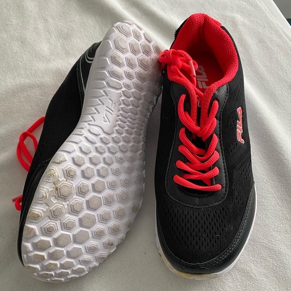 FILA black & neon red running shoes - Picture 2 of 4